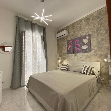 Sea&Sun Apartament Chiaia نابولي المظهر الخارجي الصورة